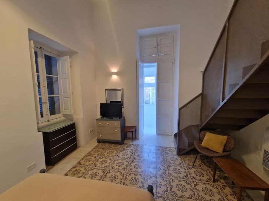 No 60, 2Nd Floor, Centrally Located, Fully Equipped Studio Apt Il-Furjana Extérieur photo