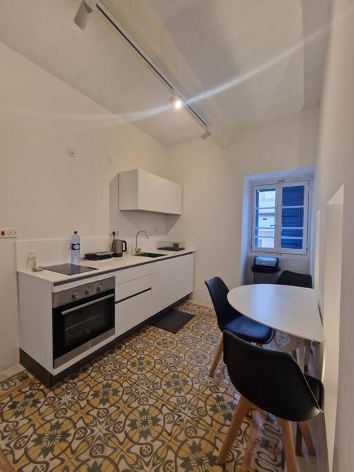 No 60, 2Nd Floor, Centrally Located, Fully Equipped Studio Apt Il-Furjana Extérieur photo